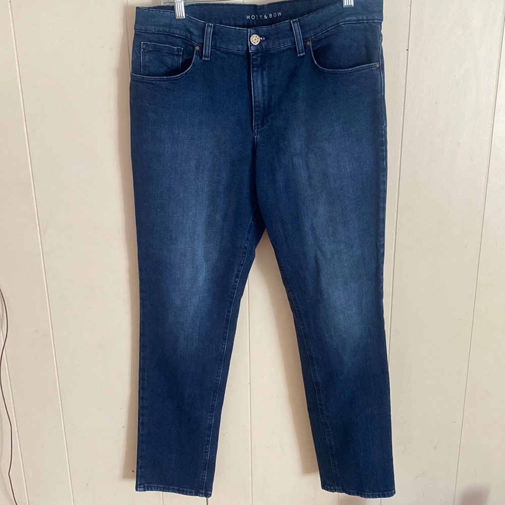 Mott & Bow boyfriend jeans size 32